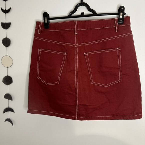 H&M Divided Red Contrast Stitch Skirt - Picture 3 of 5